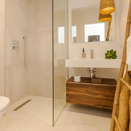 Modern With Heated Pool, Gym & Cinema Villa Marbella