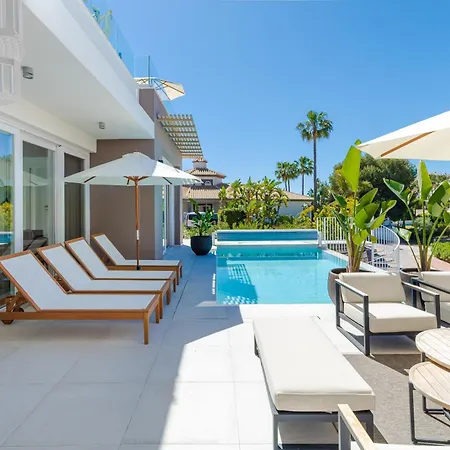 Modern With Heated Pool, Gym & Cinema Marbella