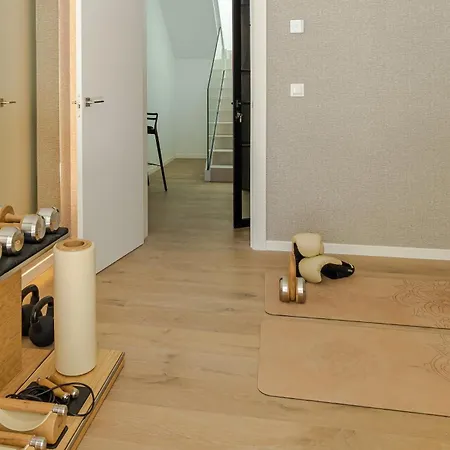 Modern With Heated Pool, Gym & Cinema Villa
